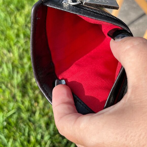 HOBO International Black Leather Card Holder Zip Wallet - Picture 5 of 8